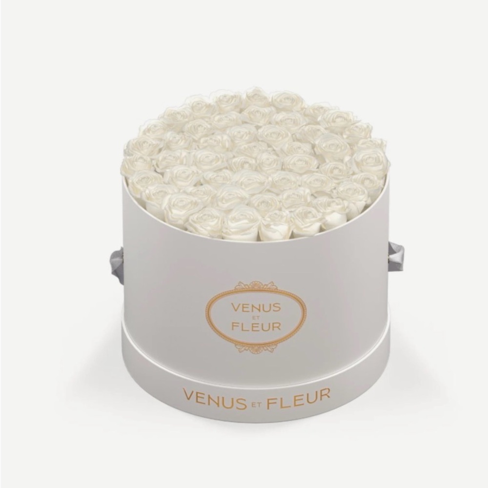 Venus Et Fleur white large bouquet